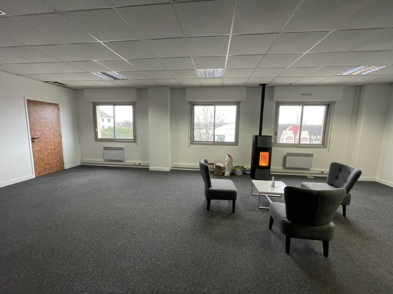 Local d'activité Argentré-du-Plessis 4600m² Location local d'activité Argentré-du-Plessis Ille-et-Vilaine OLACT2318642 4